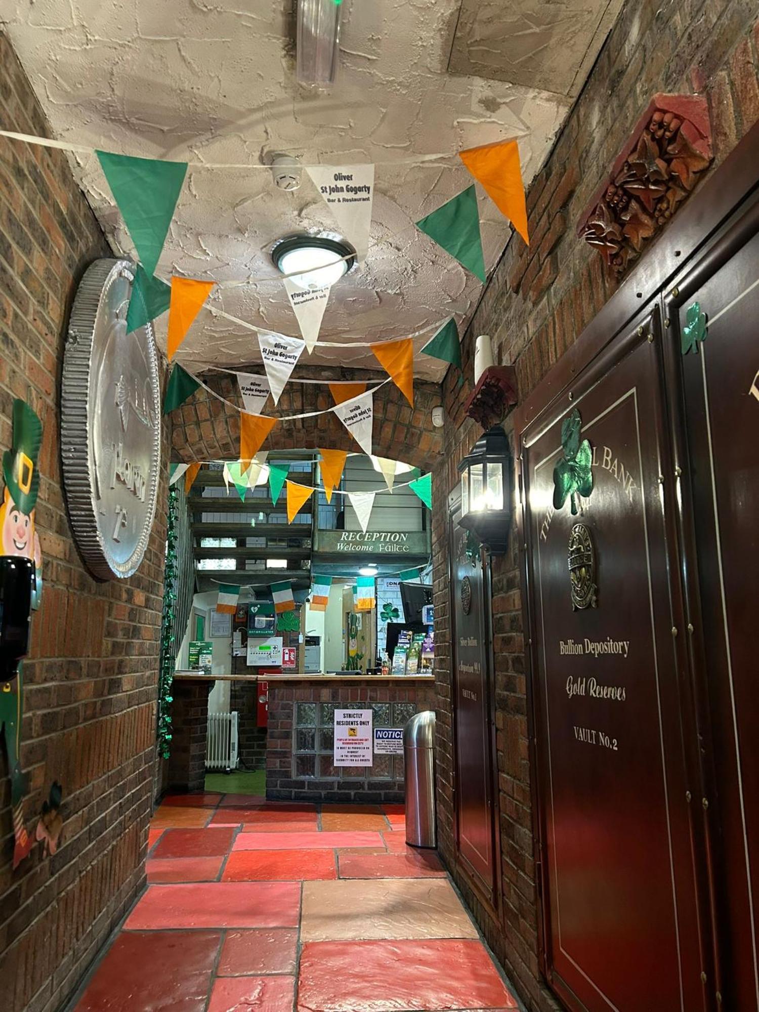 Gogartys Temple Bar Hostel Dublin Exterior foto